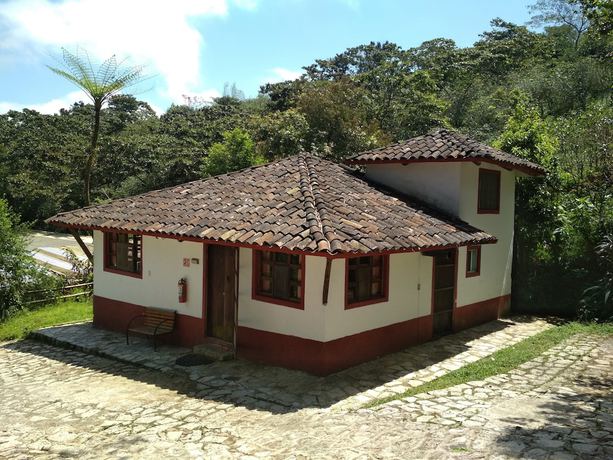 Imagen de la habitación del Hotel and Caba&ntilde;as amara Caf&eacute;. Foto 12