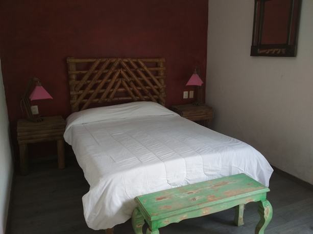 Imagen de la habitación del Hotel and Caba&ntilde;as amara Caf&eacute;. Foto 17