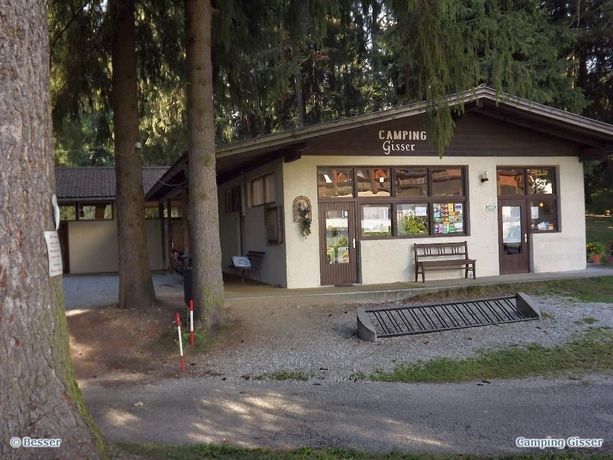 Imagen de los interiores del Hotel and Camping Gisser. Foto 19