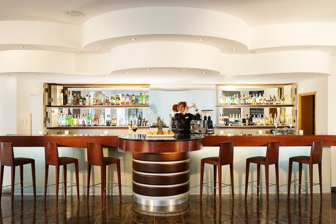 Imagen del bar/restaurante del Hotel and Casa Valamar Sanfior. Foto 3