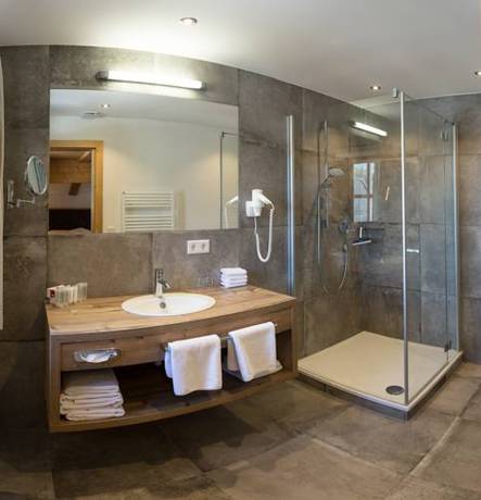 Imagen de la habitación del Hotel and Chalets Grosslehen. Foto 9