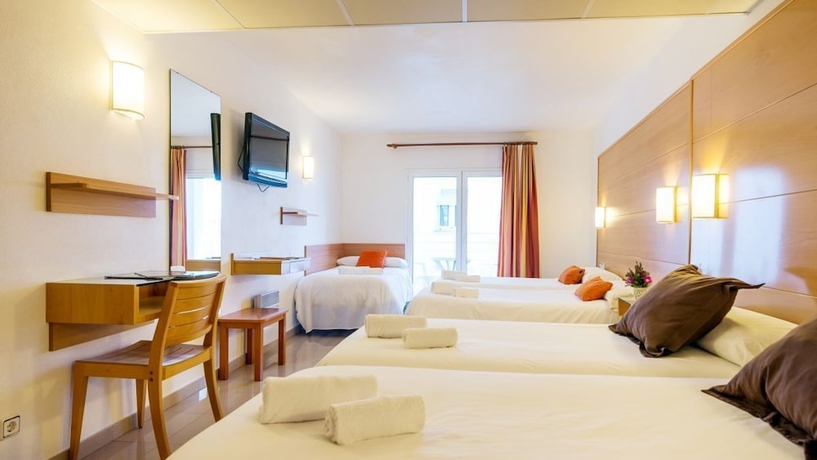 Imagen de la habitación del Hotel and Diving Les Illes. Foto 8