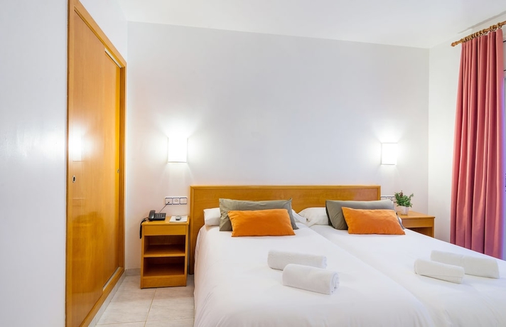 Imagen de la habitación del Hotel and Diving Les Illes. Foto 11