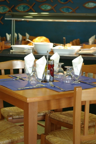 Imagen del bar/restaurante del Hotel and Diving Les Illes. Foto 5