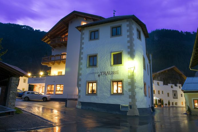 Imagen de los exteriores del Hotel and Garni Traube. Foto 11