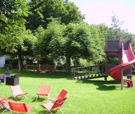 Imagen de los exteriores del Hotel and Gasthaus die Perle. Foto 14