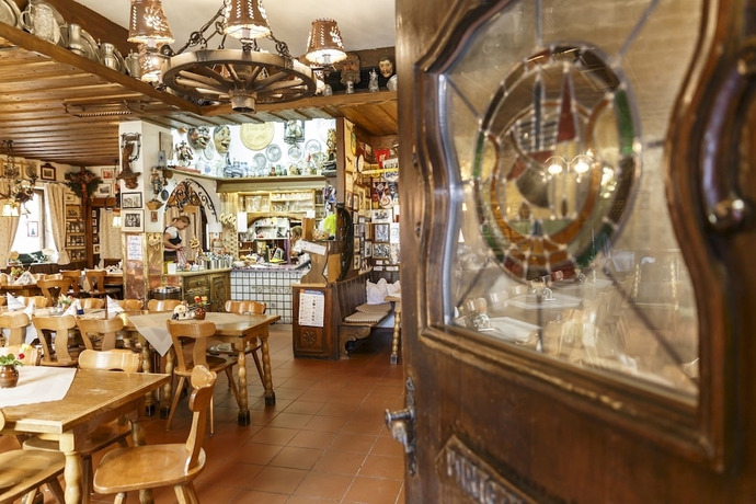 Imagen de los interiores del Hotel and Gasthof Fraundorfer. Foto 19