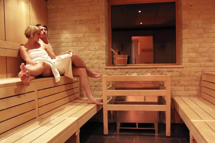 Imagen de la piscina del Hotel and Gasthof Zur Linde. Foto 13