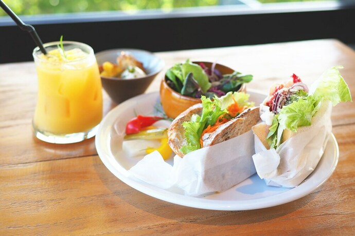 Imagen del bar/restaurante del Hotel and Hana Stay. Foto 19