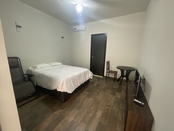 Imagen de la habitación del Hotel and Hostel 230. Foto 5