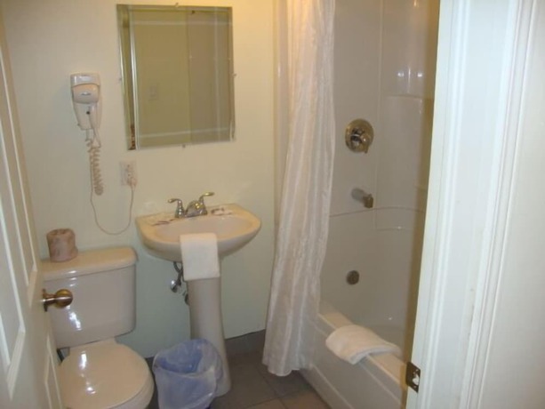 Imagen de la habitación del Hotel and Motel le Luxembourg. Foto 3