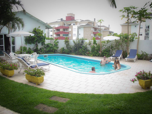 Imagen de la piscina del Hotel and Pousada Favareto. Foto 14