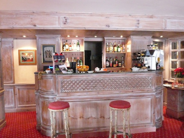 Imagen del bar/restaurante del Hotel and Residence Catturani. Foto 2