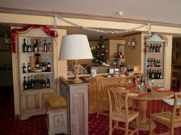 Imagen del bar/restaurante del Hotel and Residence Catturani. Foto 4
