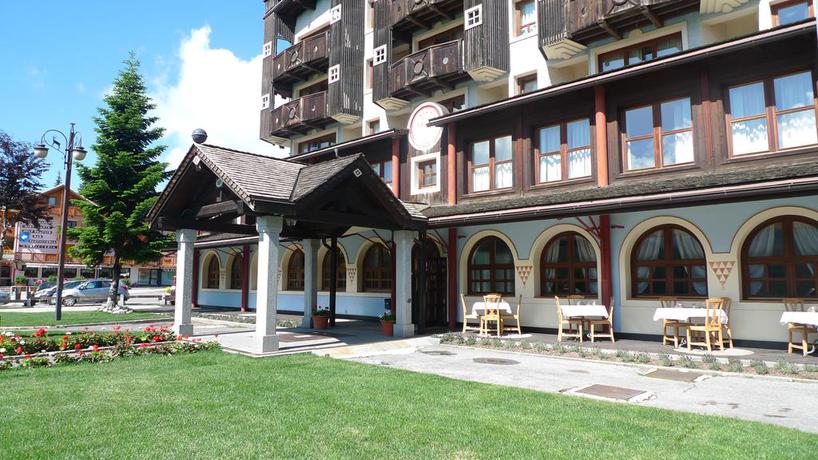 Imagen de los exteriores del Hotel and Residence Catturani. Foto 9