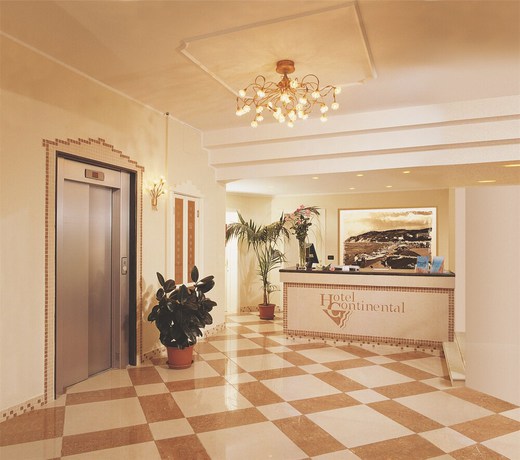 Imagen de los interiores del Hotel and Residence Continental. Foto 16