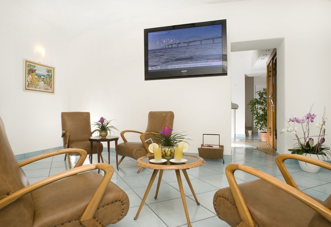 Imagen de los interiores del Hotel and Residence Matarese. Foto 16