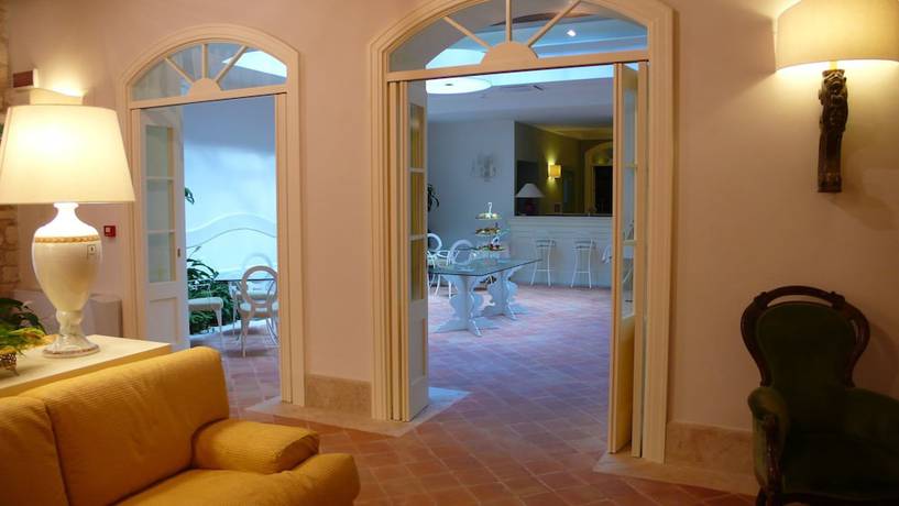 Imagen de los interiores del Hotel and Residenza 100 Torri. Foto 19