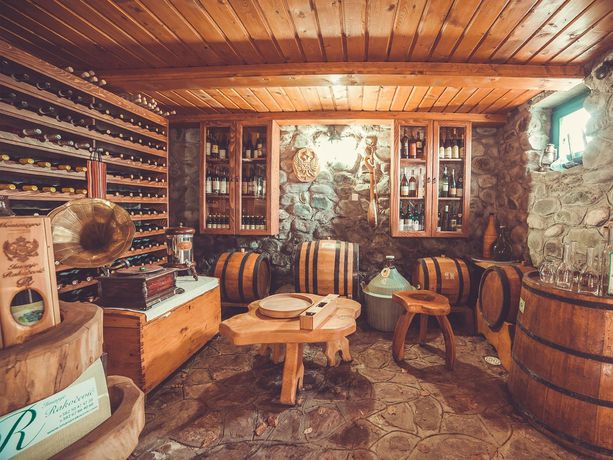 Imagen del bar/restaurante del Hotel and Resort Gacka. Foto 5