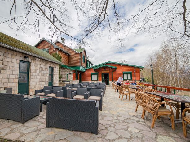 Imagen de los exteriores del Hotel and Resort Gacka. Foto 16