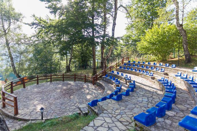 Imagen de los exteriores del Hotel and Resort Gacka. Foto 19