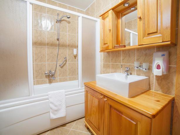 Imagen de la habitación del Hotel and Resort Gacka. Foto 10