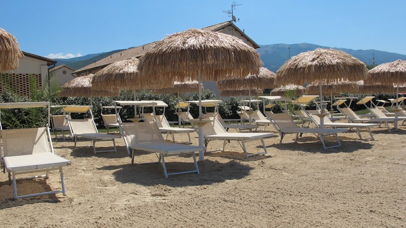 Imagen de los exteriores del Hotel and Resort Le Colombare. Foto 11