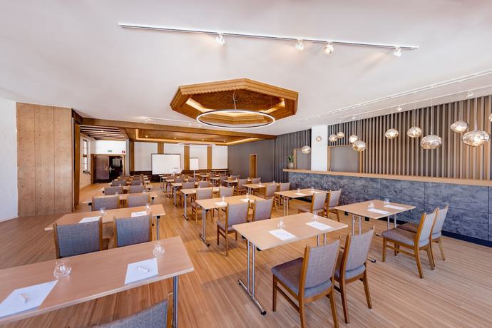 Imagen de los interiores del Hotel and Restaurant Becher. Foto 18