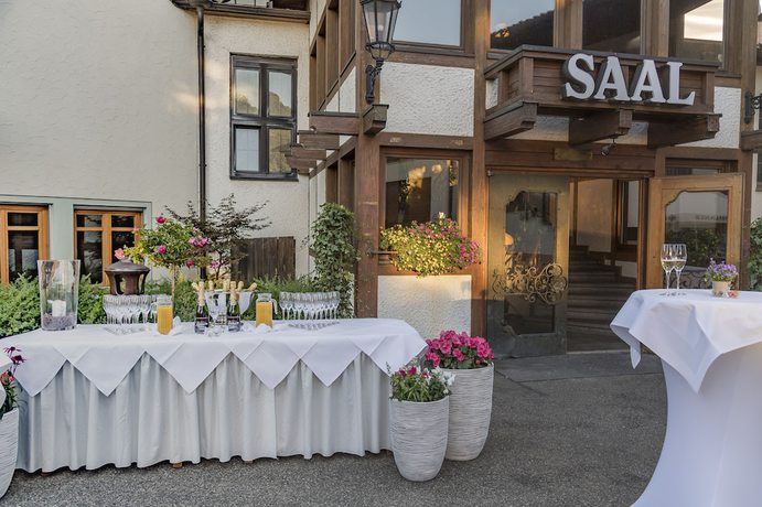 Imagen del bar/restaurante del Hotel and Restaurant Becher. Foto 4