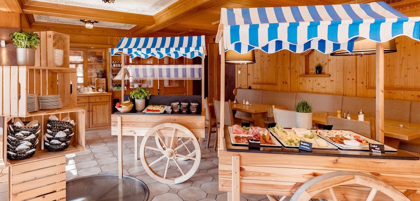 Imagen del bar/restaurante del Hotel and Restaurant Becher. Foto 5
