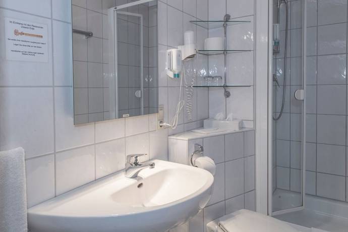 Imagen de la habitación del Hotel and Restaurant Becher. Foto 12