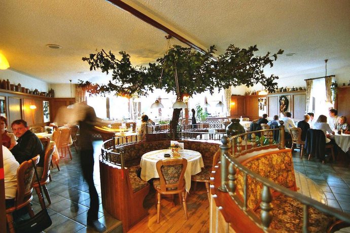 Imagen del bar/restaurante del Hotel and Restaurant Bergfried. Foto 3