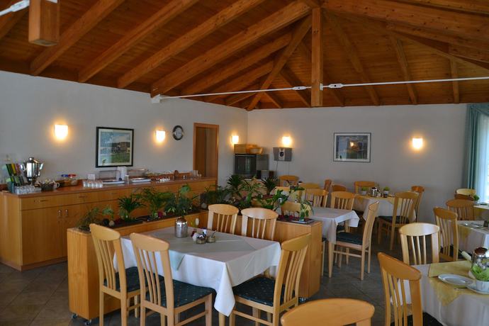 Imagen del bar/restaurante del Hotel and Restaurant Bergfried. Foto 7