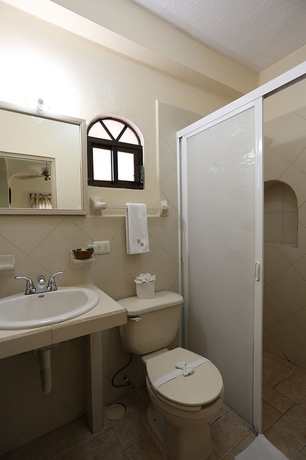 Imagen de la habitación del Hotel and Restaurant Bucaneros, Isla Mujeres. Foto 13