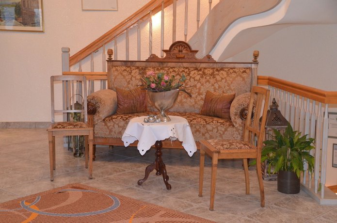 Imagen de los interiores del Hotel and Restaurant Castell. Foto 20