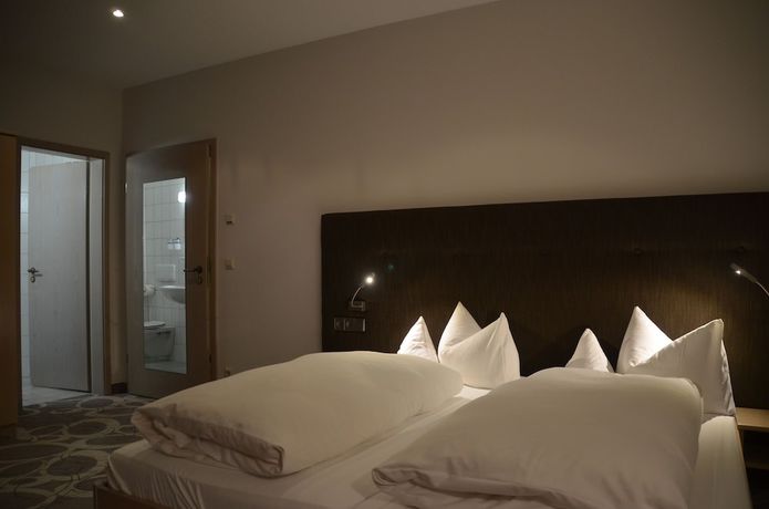Imagen de la habitación del Hotel and Restaurant Castell. Foto 10