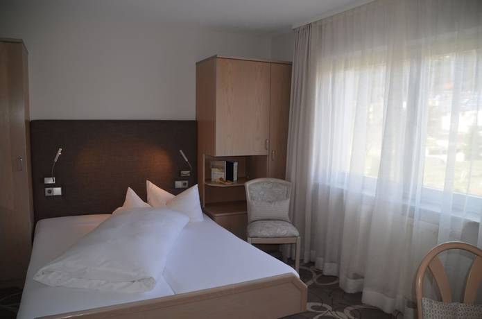Imagen de la habitación del Hotel and Restaurant Castell. Foto 12