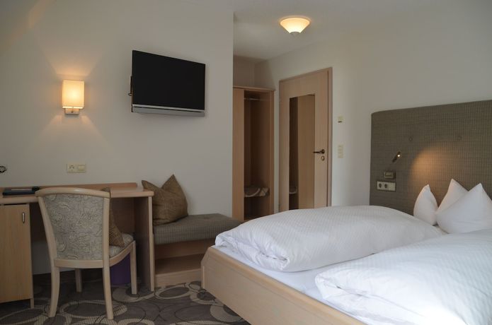 Imagen de la habitación del Hotel and Restaurant Castell. Foto 17