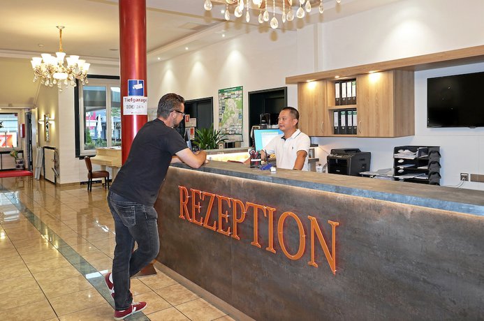 Imagen de los interiores del Hotel and Restaurant Danner. Foto 20