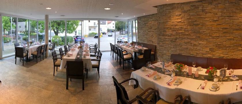 Imagen del bar/restaurante del Hotel and Restaurant Gr&uuml;ner Baum. Foto 5