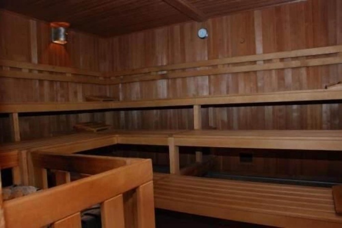 Imagen de la piscina del Hotel and Restaurant Gr&uuml;ner Baum. Foto 16