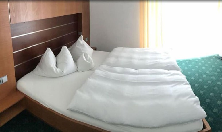 Imagen de la habitación del Hotel and Restaurant Gr&uuml;ner Baum. Foto 12