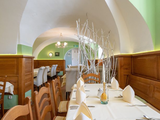 Imagen del bar/restaurante del Hotel and Restaurant Knapppenst&ouml;ckl. Foto 2