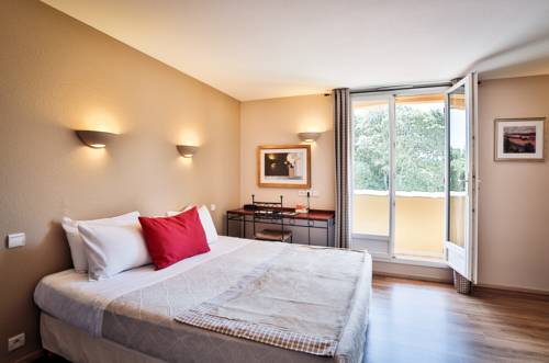 Imagen de la habitación del Hotel and Restaurant La Bastide De Grignan. Foto 4