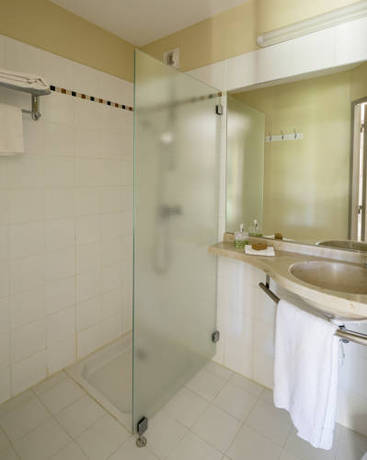 Imagen de la habitación del Hotel and Restaurant La Bastide De Grignan. Foto 8