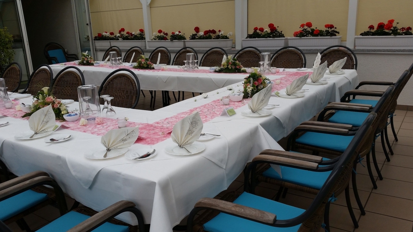 Imagen del bar/restaurante del Hotel and Restaurant Park-cafe Isa. Foto 6