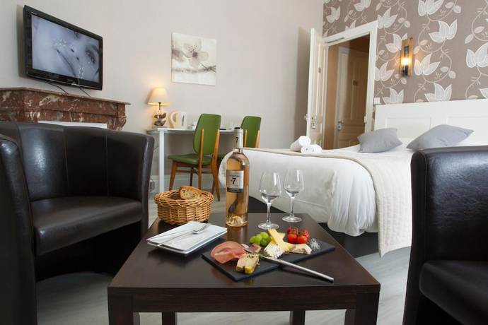 Imagen de la habitación del Hotel and Restaurant de la Basilique. Foto 4