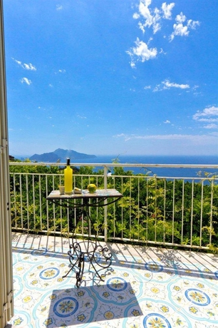 Imagen de la habitación del Hotel and Serviced Residence Gocce Di Capri Sorrento Coast. Foto 4