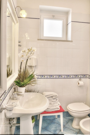 Imagen de la habitación del Hotel and Serviced Residence Gocce Di Capri Sorrento Coast. Foto 6