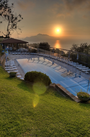 Imagen de la piscina del Hotel and Serviced Residence Gocce Di Capri Sorrento Coast. Foto 16
